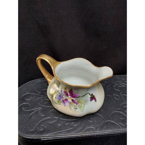 Bavarian hand painted creamer number 592 purple pansies with gold trim - Picture 4 of 5